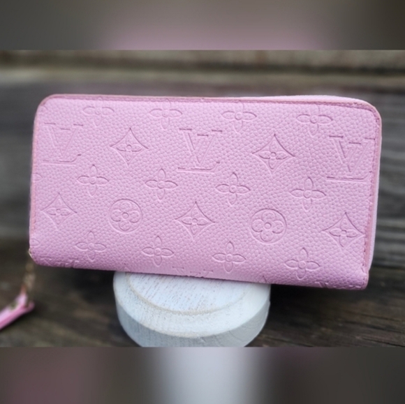 Monogram Pink Wallet - Picture 4 of 7